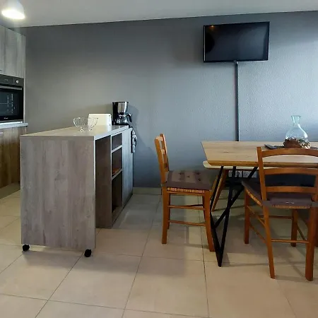 Moderne - Balcon - 4 Personnes - Fr-1-346-308 דירה